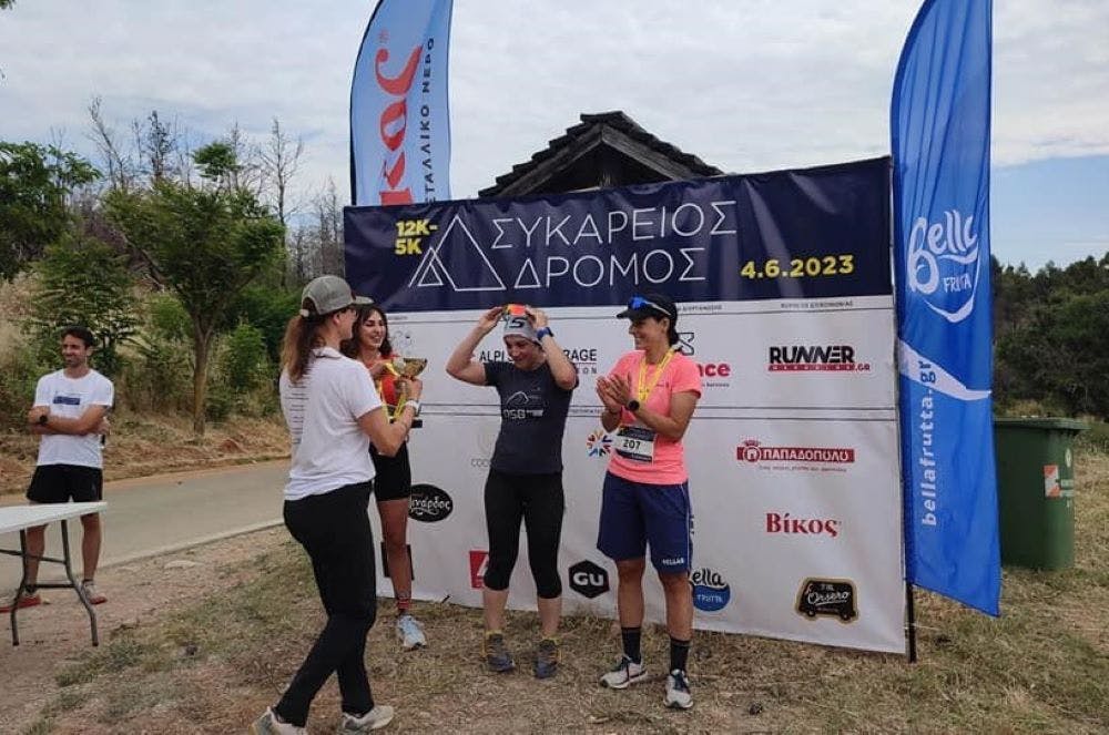 1ος Συκάρειος Δρόμος: Περίπου 340 δρομείς τίμησαν τη μνήμη του Αντώνη Συκάρη runbeat.gr